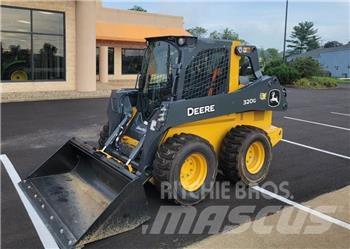 John Deere 320G Carregadoras de direcção deslizante