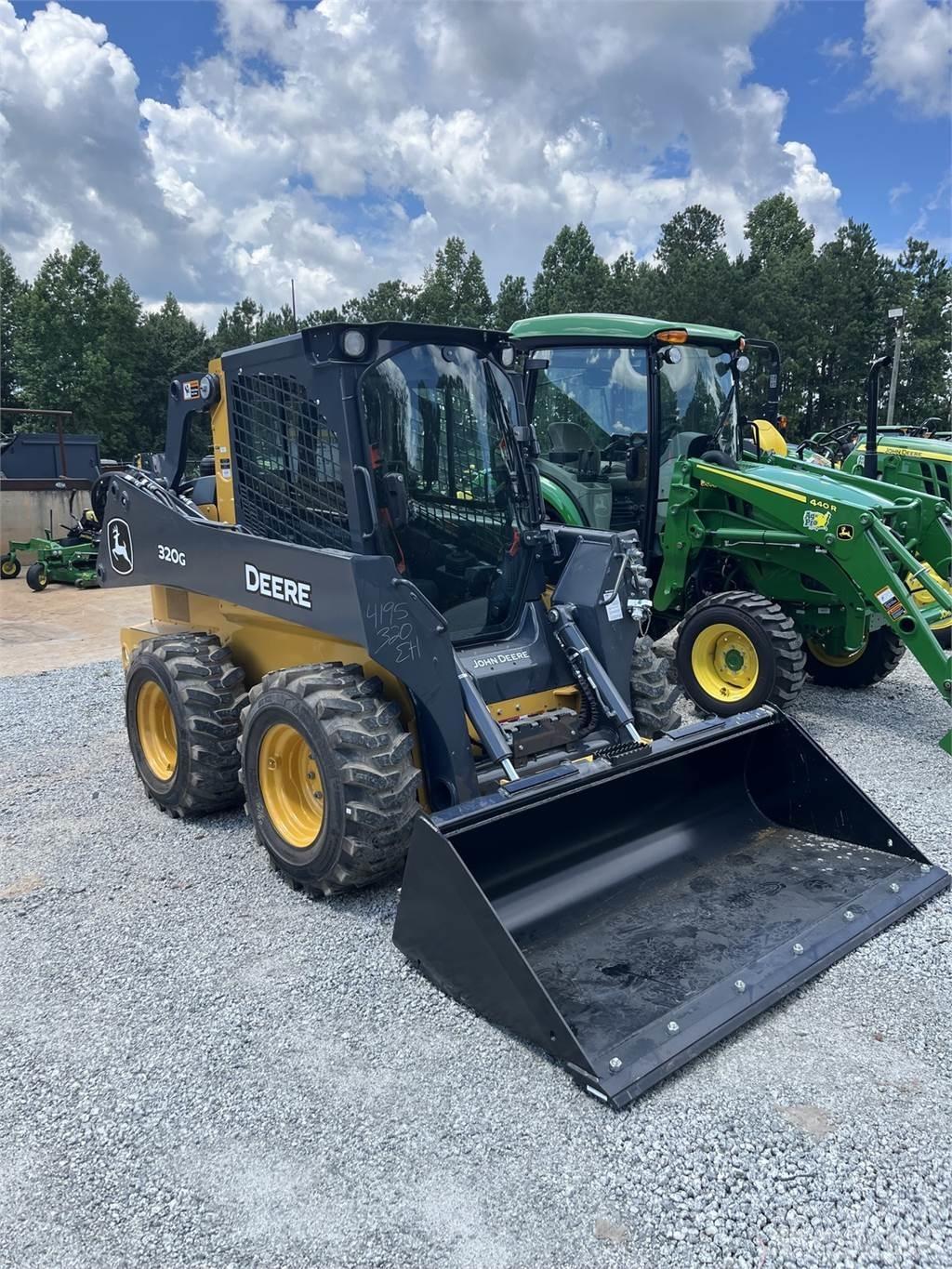John Deere 320G Carregadoras de direcção deslizante