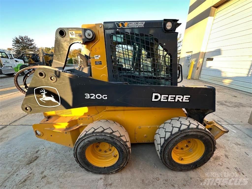 John Deere 320G Carregadoras de direcção deslizante