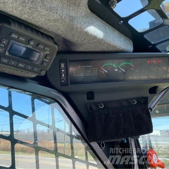 John Deere 324G Carregadoras de direcção deslizante