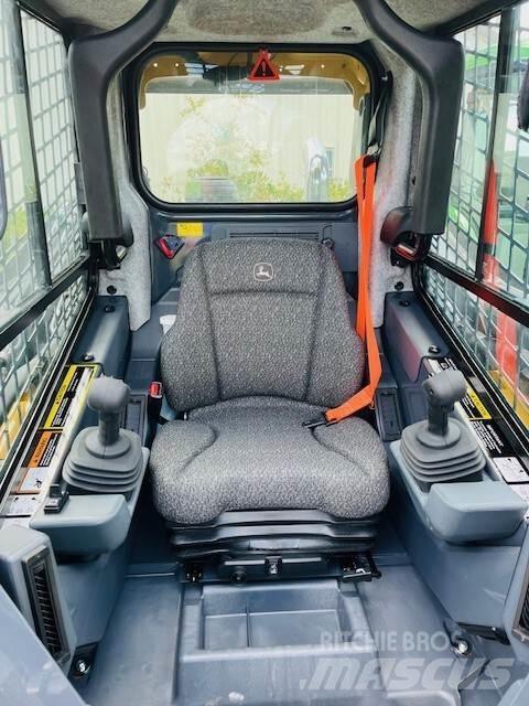John Deere 325G Mini carregadoras