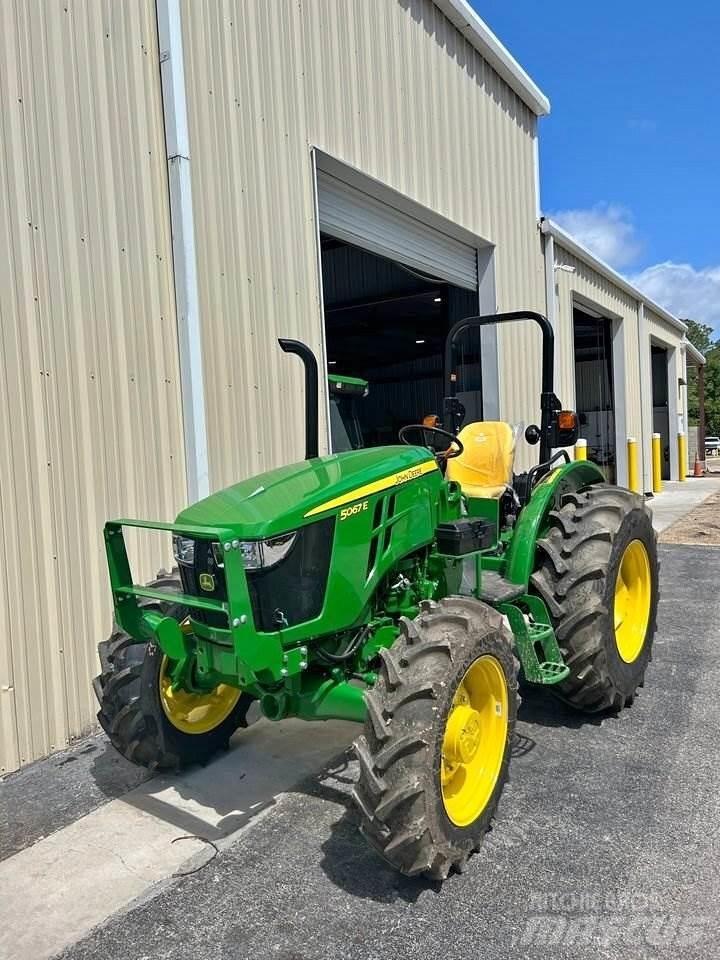 John Deere 5067E Tratores Agrícolas usados