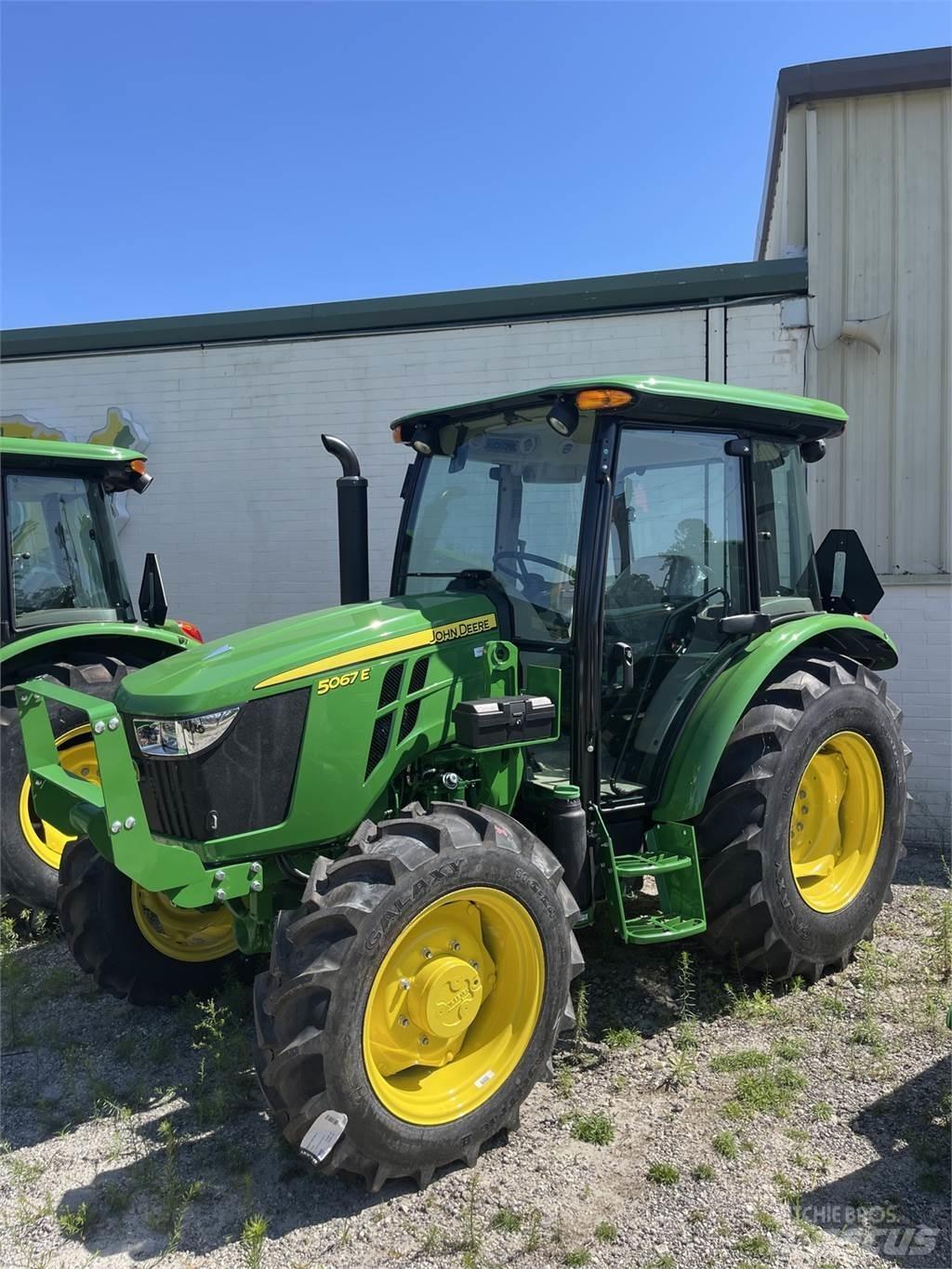 John Deere 5067E Tratores Agrícolas usados