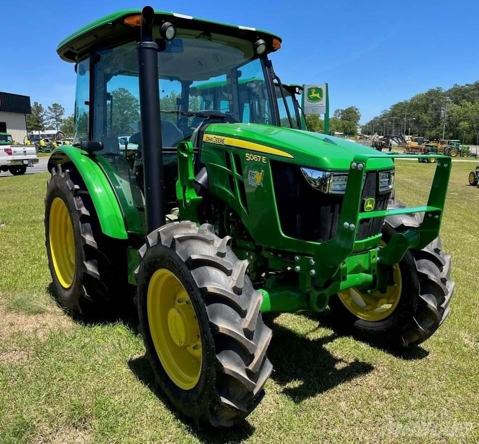 John Deere 5067E Tratores Agrícolas usados