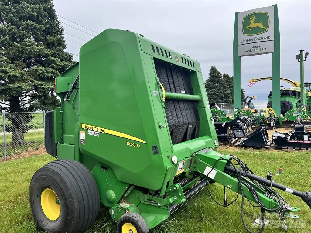 John Deere 560M Enfardadeira de rolos