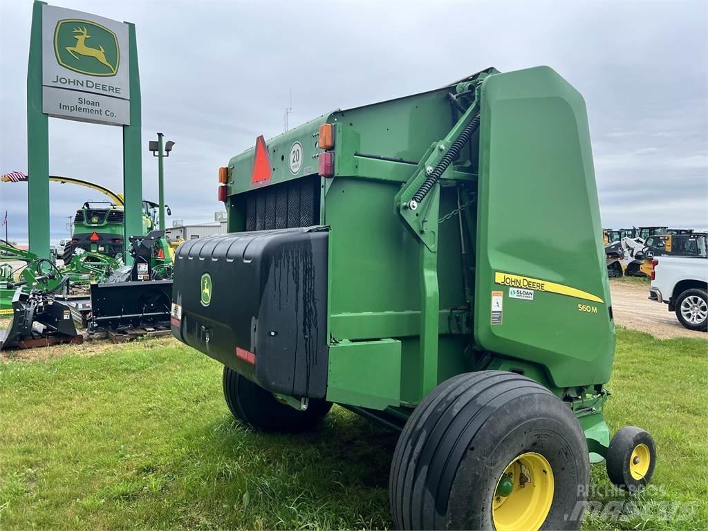 John Deere 560M Enfardadeira de rolos