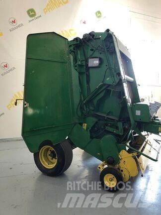 John Deere 590 Enfardadeira de rolos