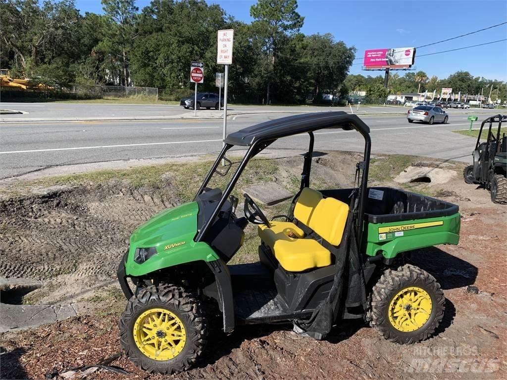 John Deere 590M Máquinas utilitárias