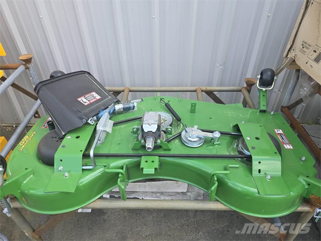 John Deere 60D Corta-Relvas Riders