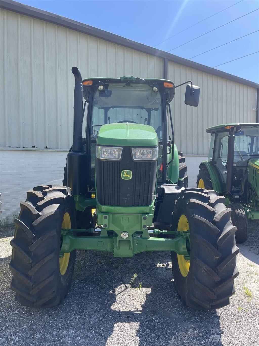 John Deere 6135E Tratores Agrícolas usados