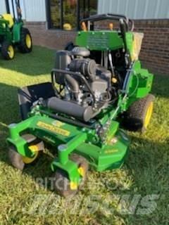 John Deere 636M Corta-Relvas Riders