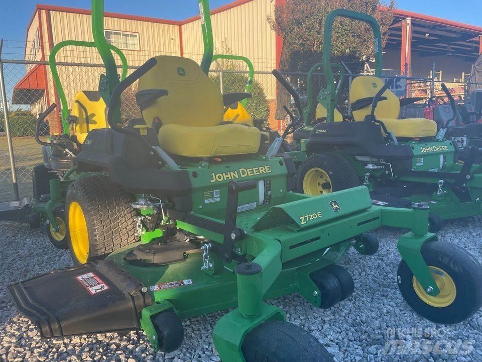John Deere 720E Corta-Relvas Zero turn