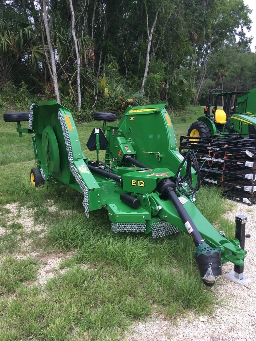 John Deere FC12E Cortadores, moinhos e desenroladores de fardos