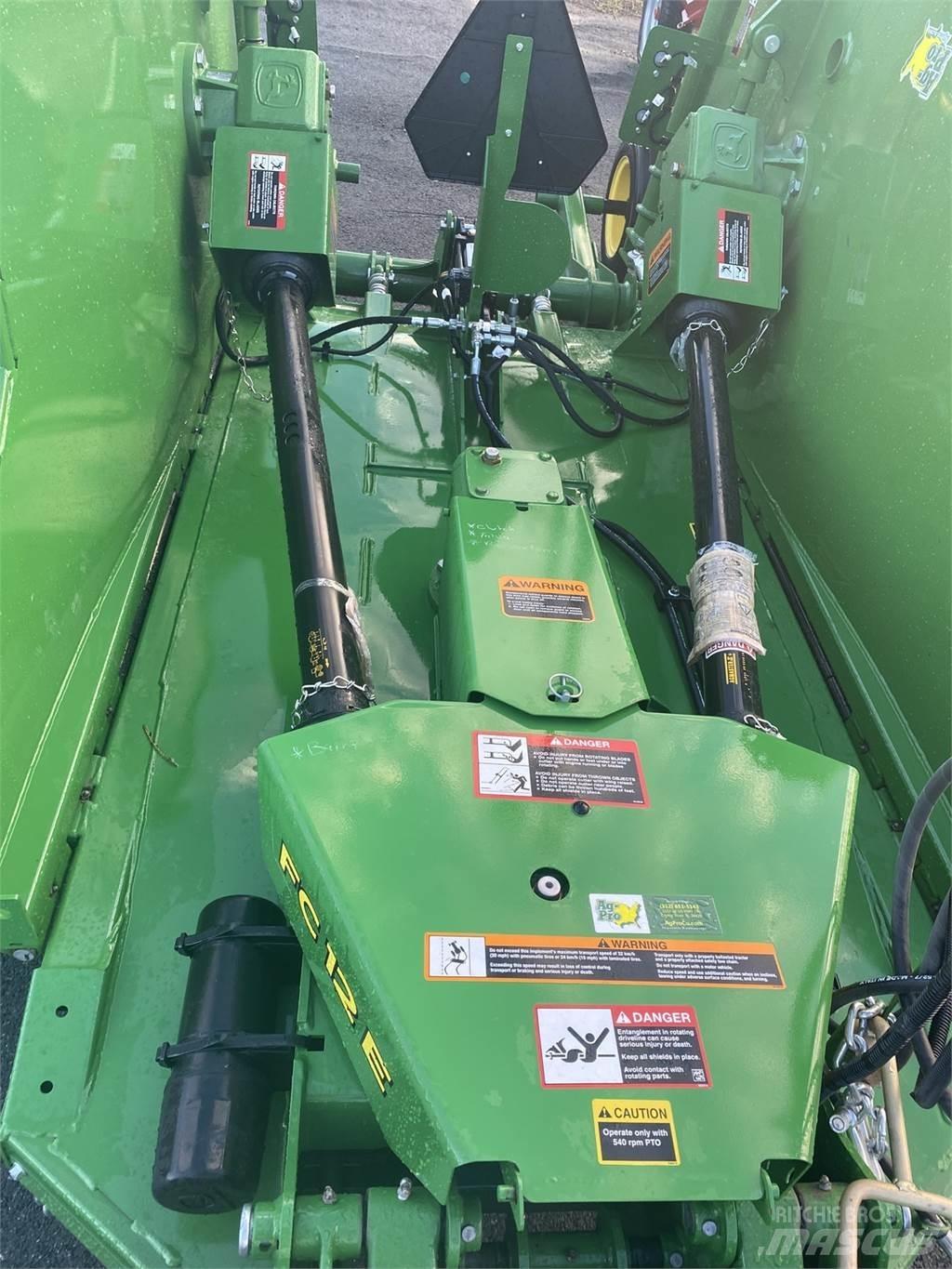 John Deere FC12E Cortadores, moinhos e desenroladores de fardos