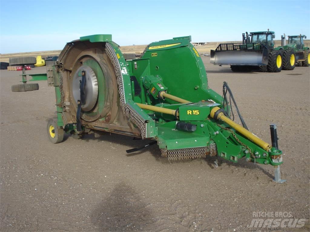 John Deere R15 Cortadores, moinhos e desenroladores de fardos