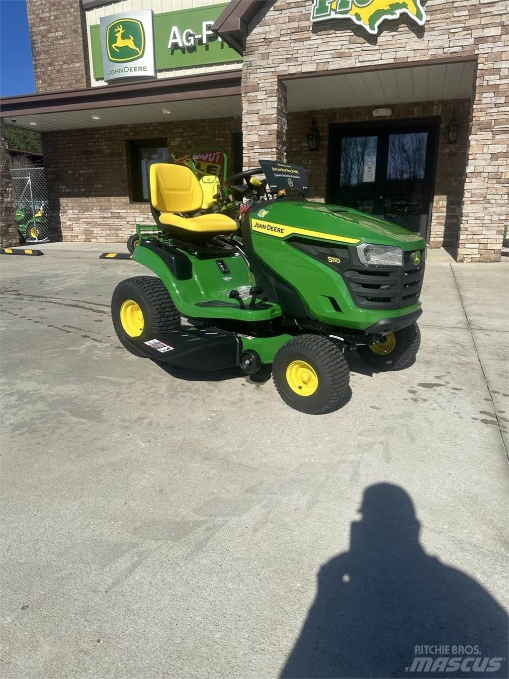 John Deere S110 Corta-Relvas Riders