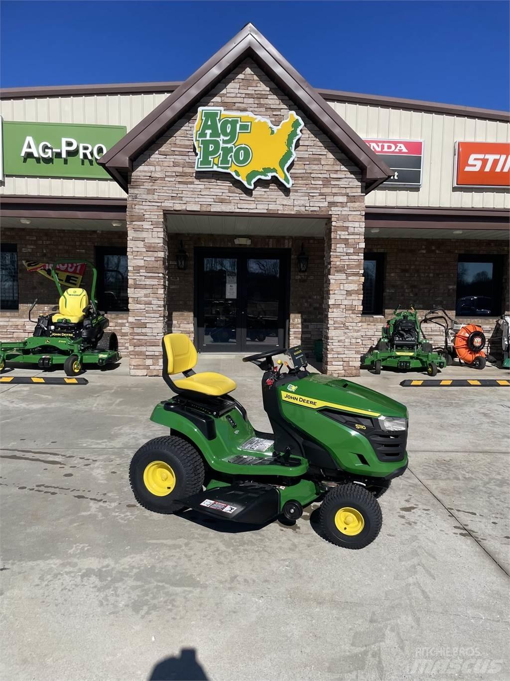 John Deere S110 Corta-Relvas Riders