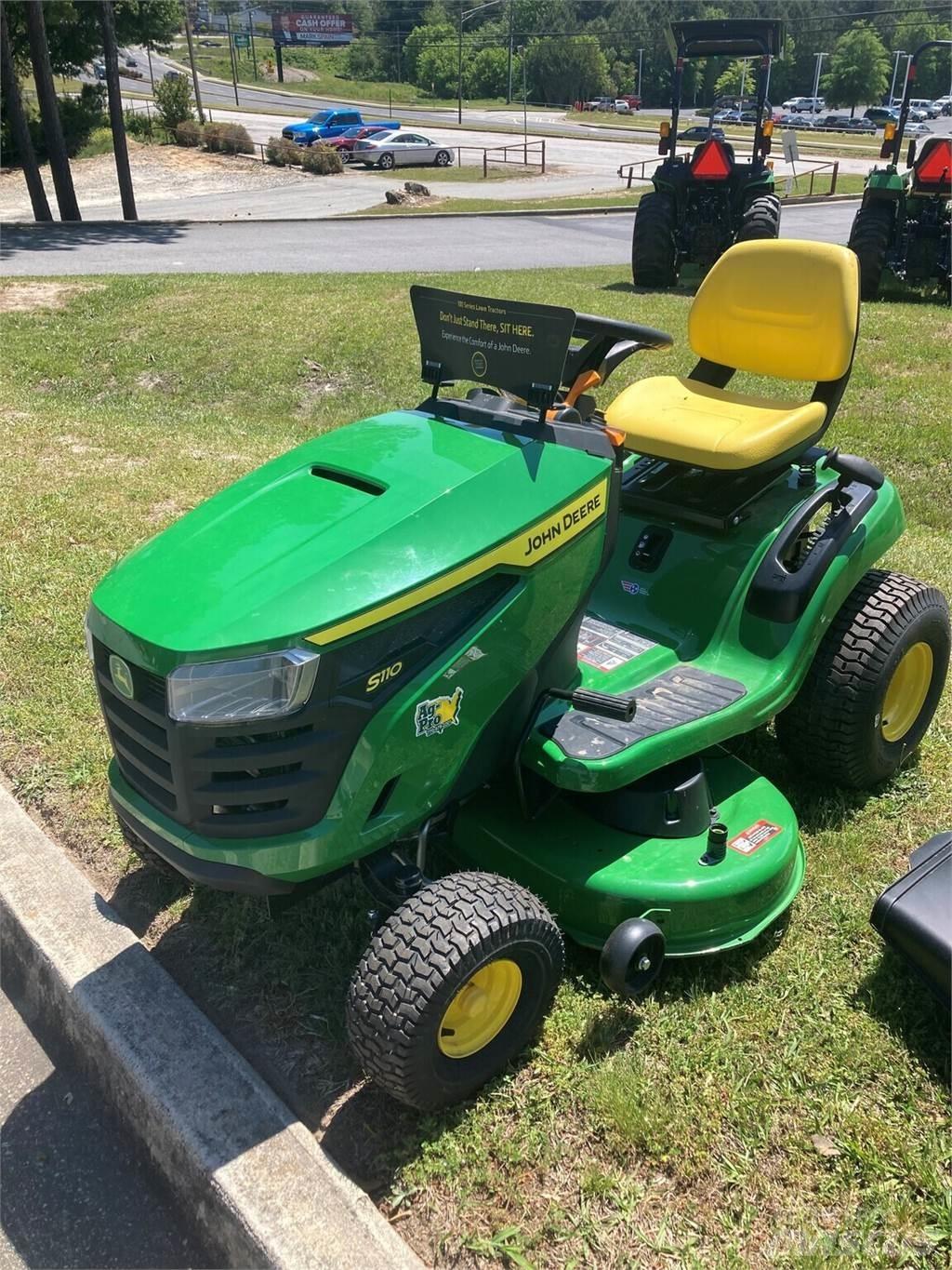 John Deere S110 Corta-Relvas Riders