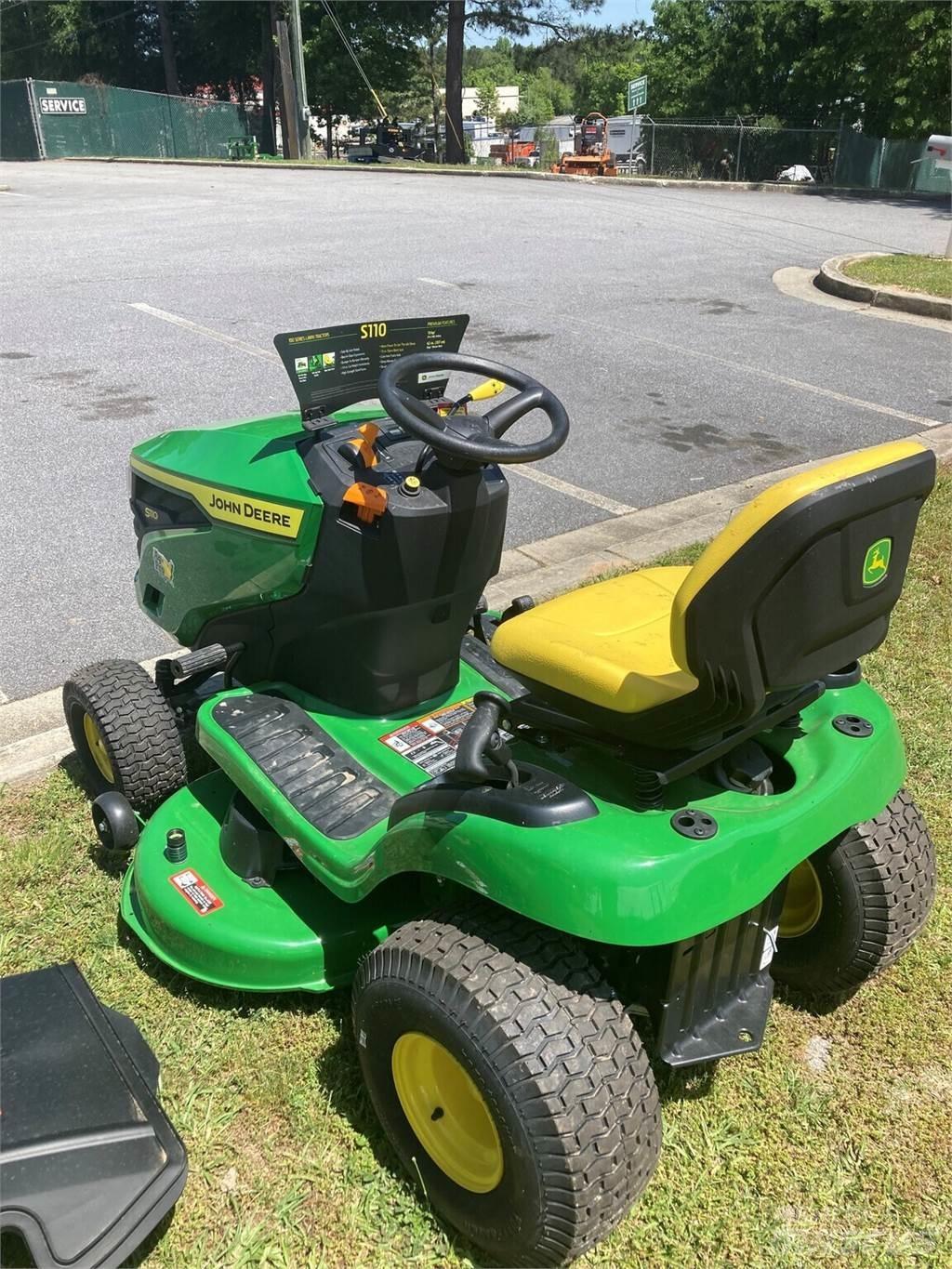 John Deere S110 Corta-Relvas Riders