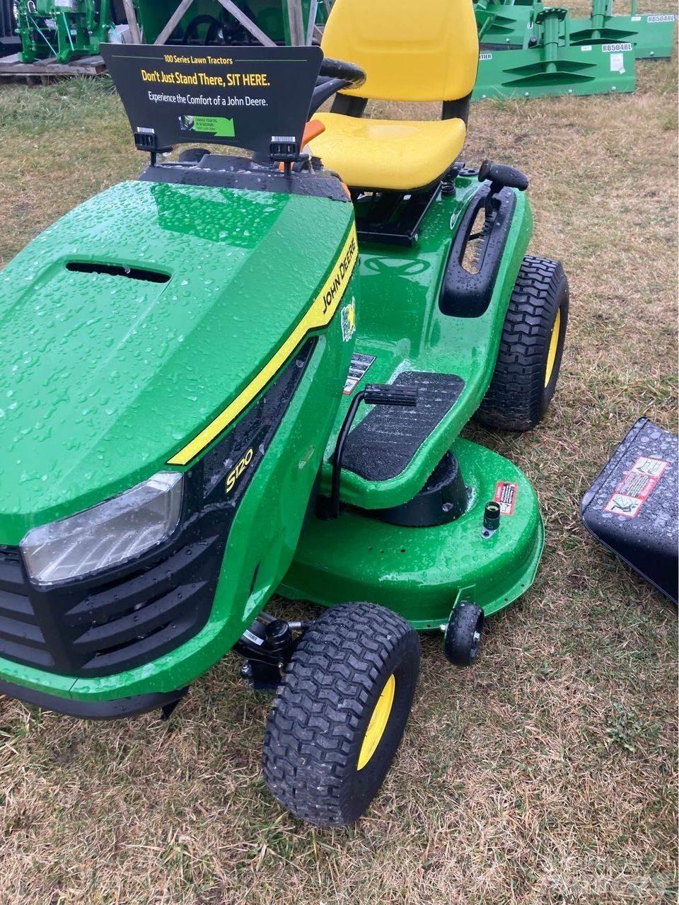 John Deere S120 Corta-Relvas Riders