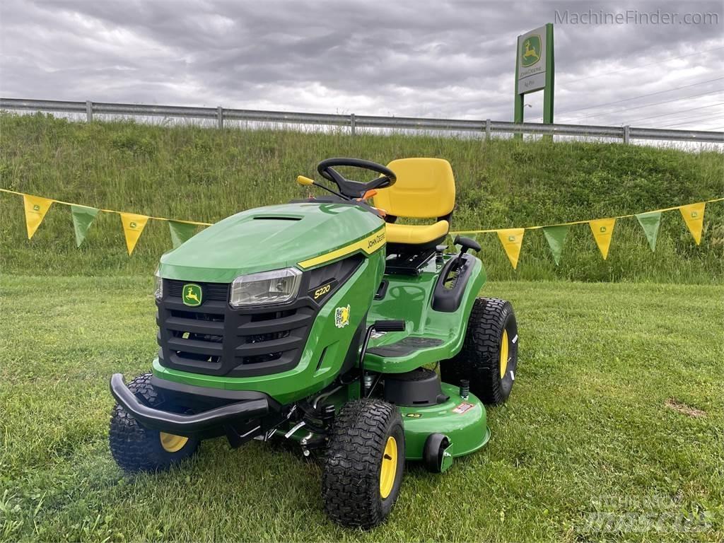 John Deere S220 Corta-Relvas Riders