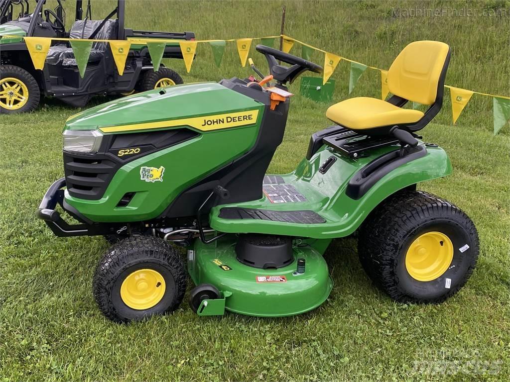 John Deere S220 Corta-Relvas Riders