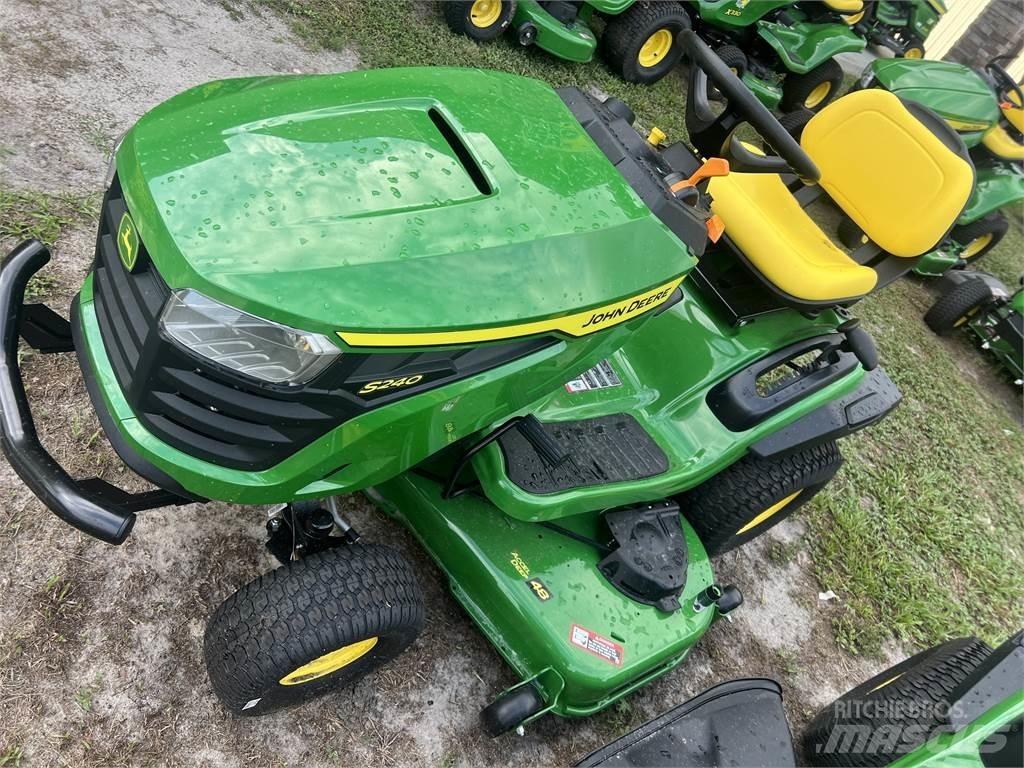 John Deere S240 Tractores compactos