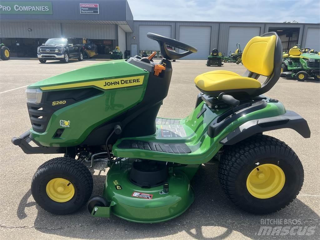 John Deere S240 Tractores compactos