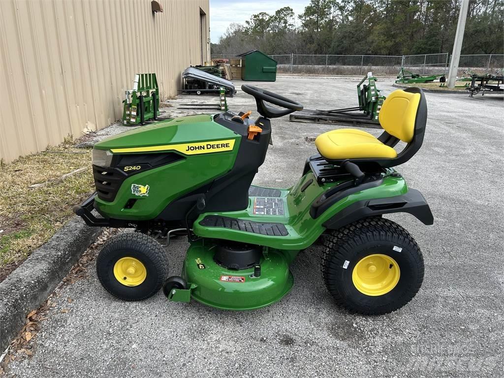 John Deere S240 Tractores compactos