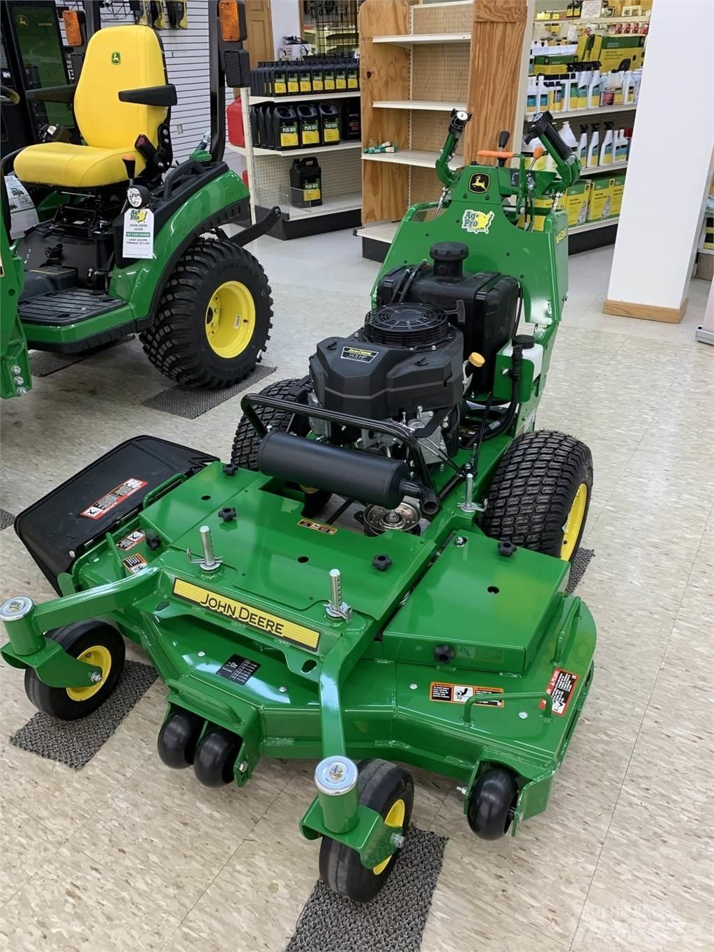 John Deere W48M Corta-Relvas walk-behind