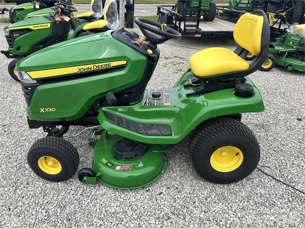 John Deere X330 Tractores compactos