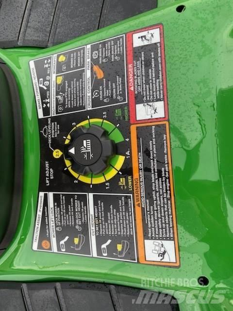 John Deere X380 Tractores compactos