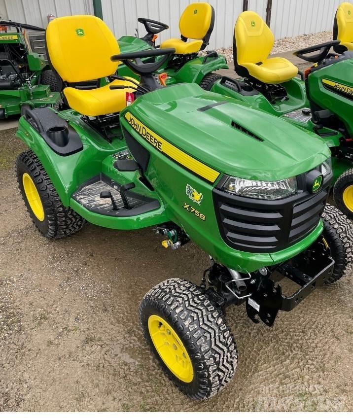 John Deere X758 Tractores compactos