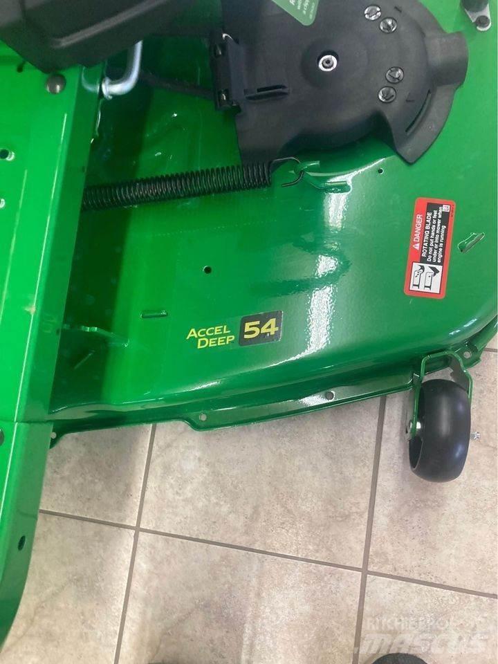 John Deere Z325E Corta-Relvas Zero turn