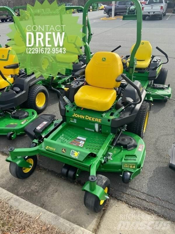 John Deere Z720E Corta-Relvas Zero turn
