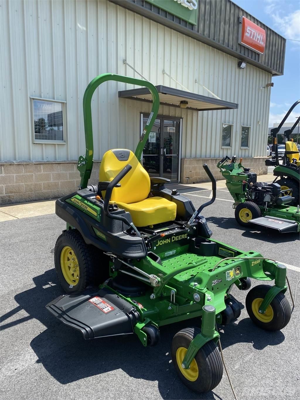John Deere Z920M Corta-Relvas Zero turn