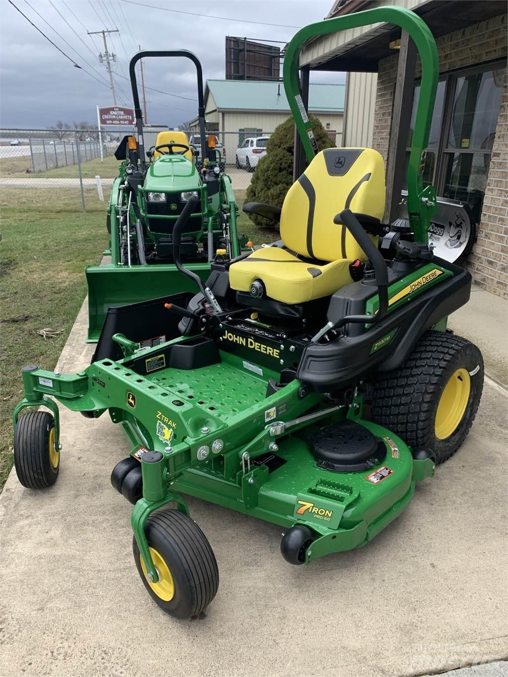 John Deere Z930M Corta-Relvas Zero turn