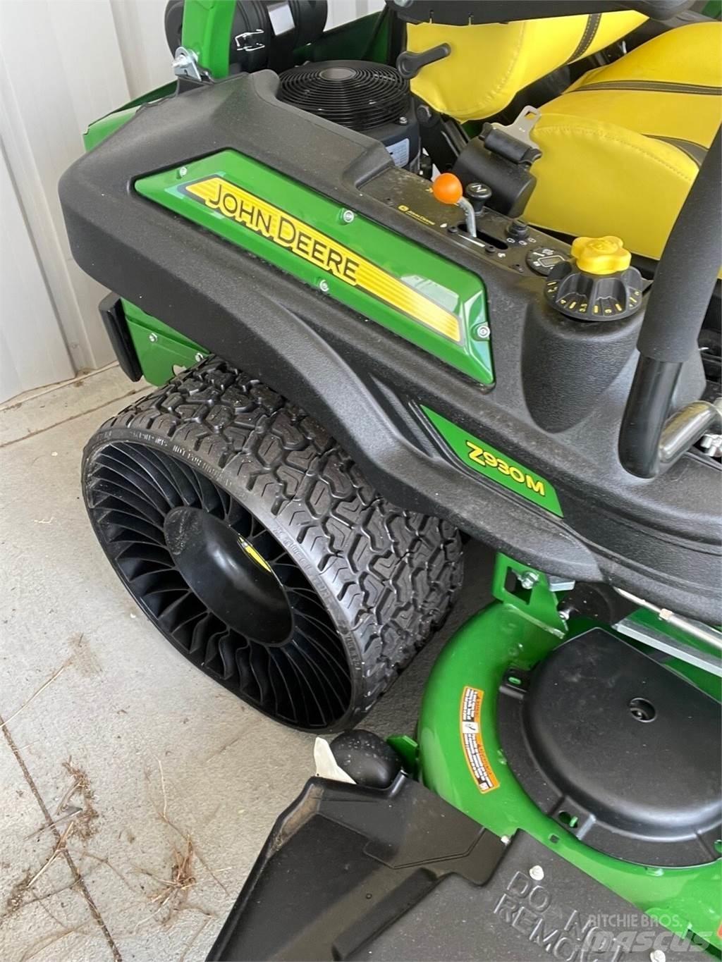 John Deere Z930M Corta-Relvas Zero turn