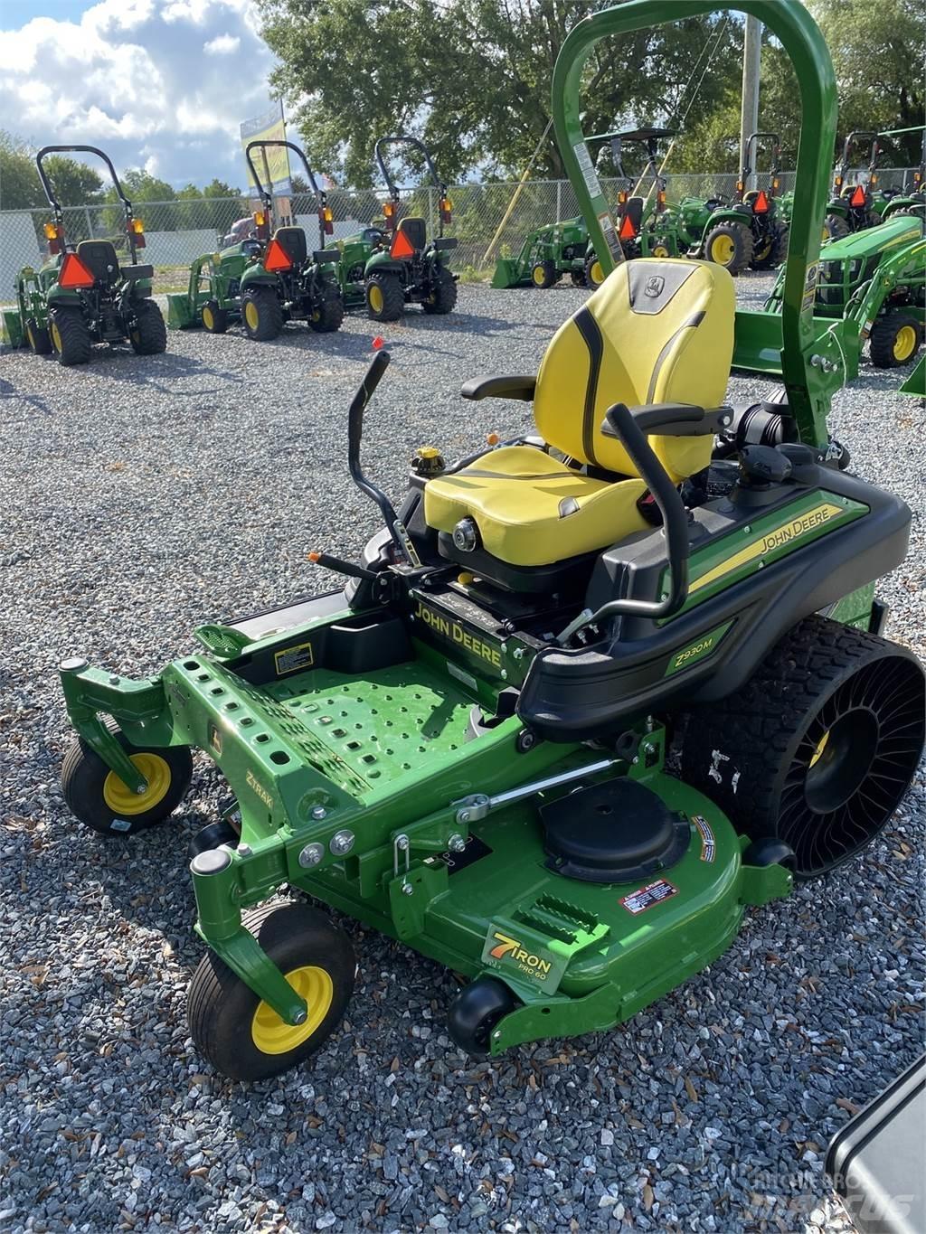 John Deere Z930M Corta-Relvas Zero turn