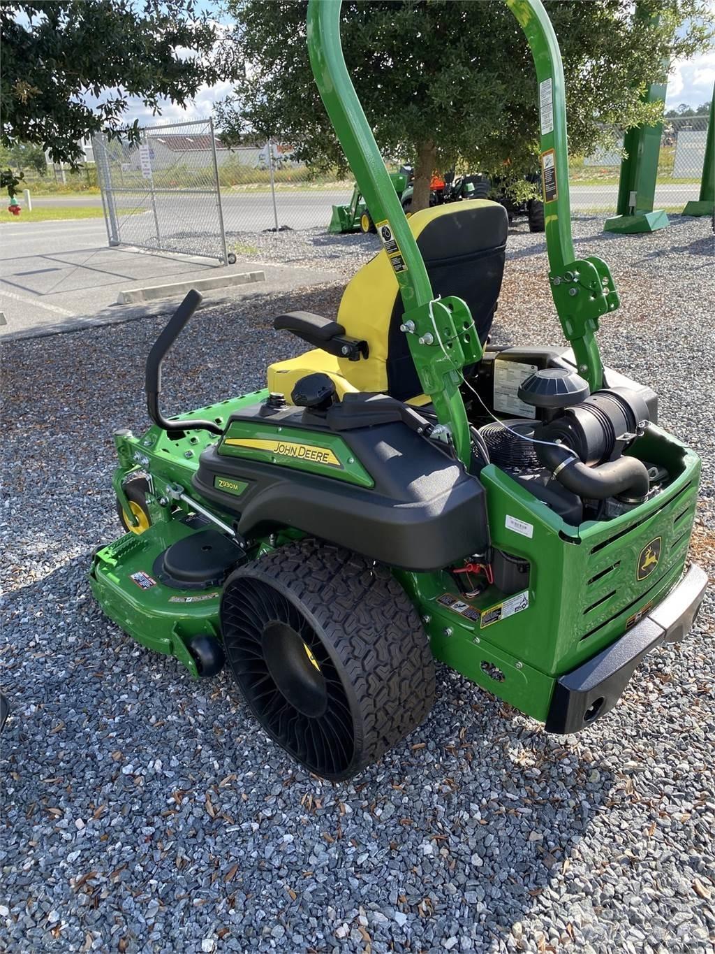 John Deere Z930M Corta-Relvas Zero turn