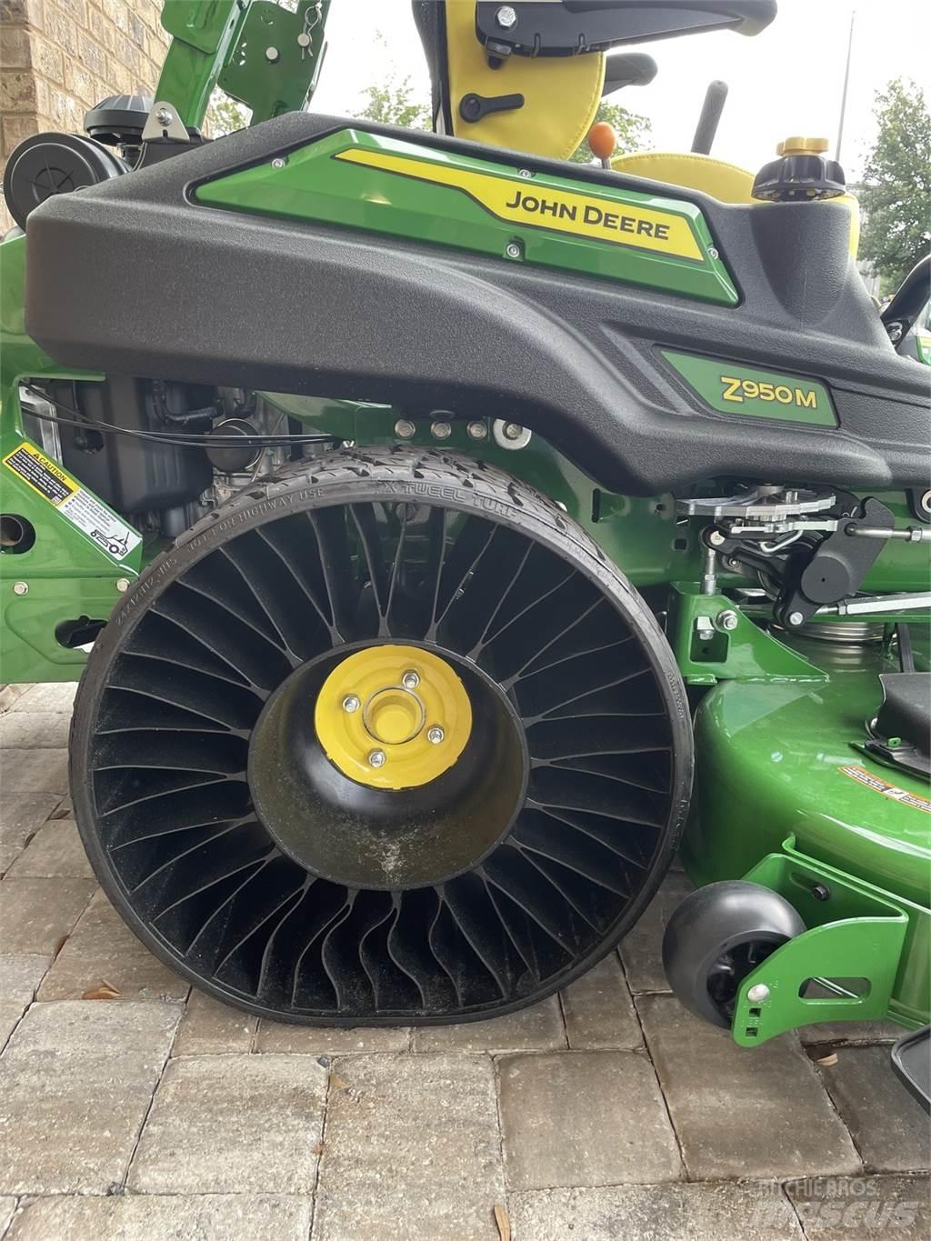 John Deere Z950M Corta-Relvas Zero turn