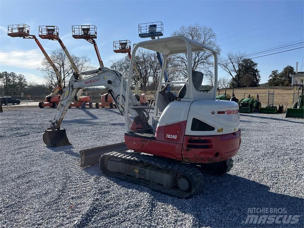 Takeuchi TB240 Mini Escavadoras <7t