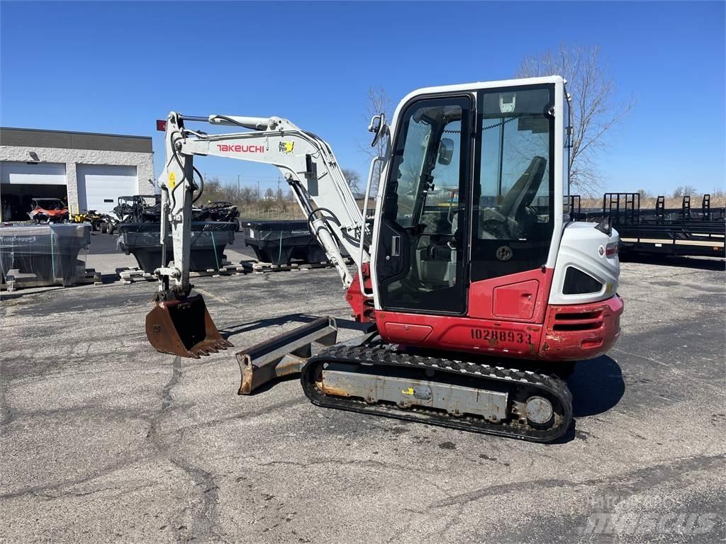 Takeuchi TB240C Mini Escavadoras <7t