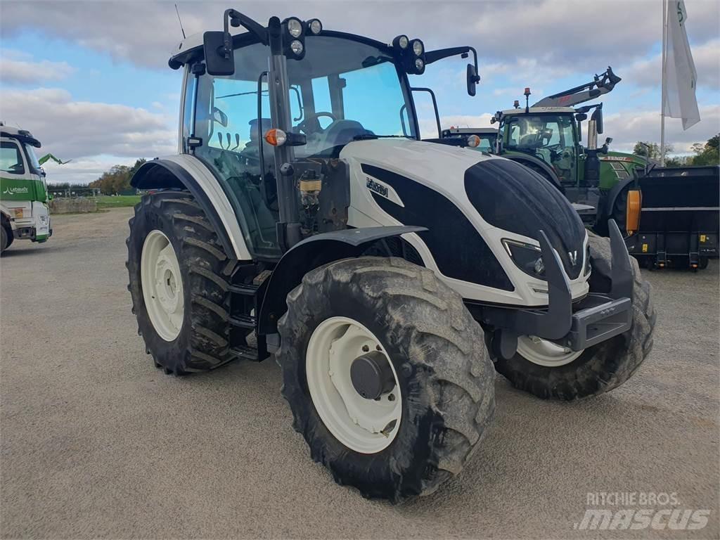 Valtra A104 Tratores Agrícolas usados