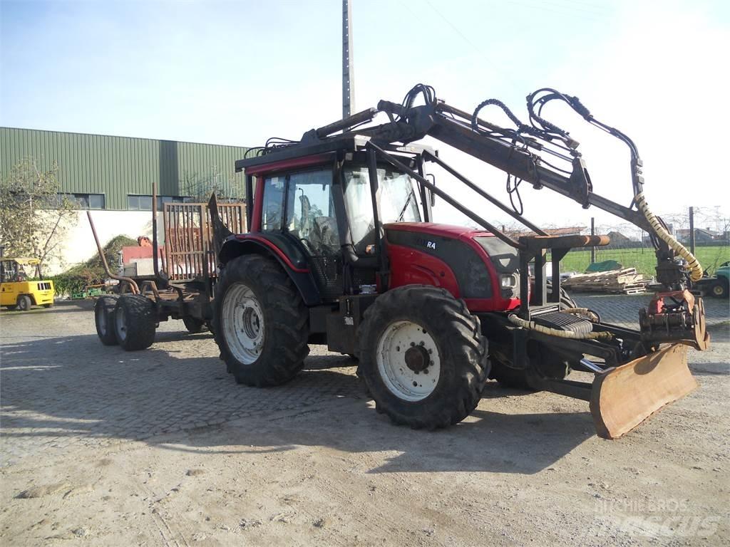Valtra N121 Gruas e carregadores