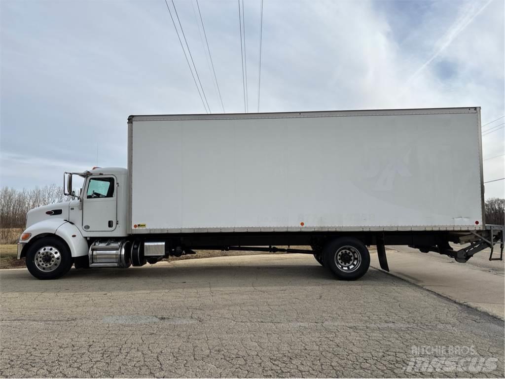 Peterbilt 337 Camiões de caixa fechada