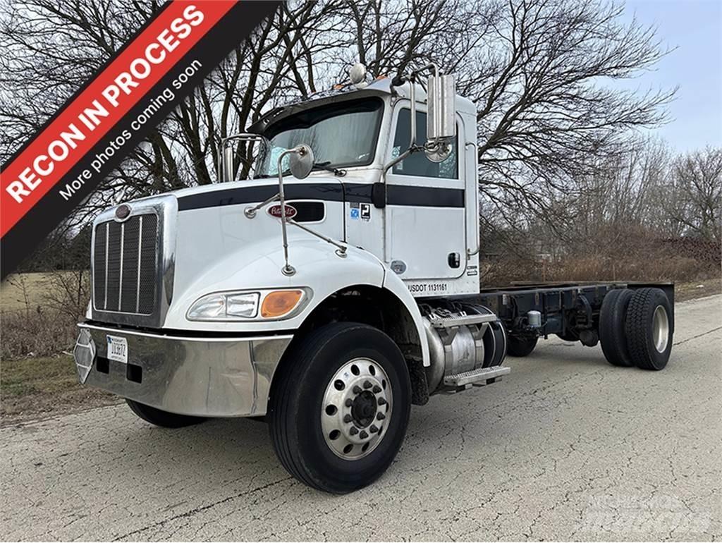 Peterbilt 337 Camiões de chassis e cabine