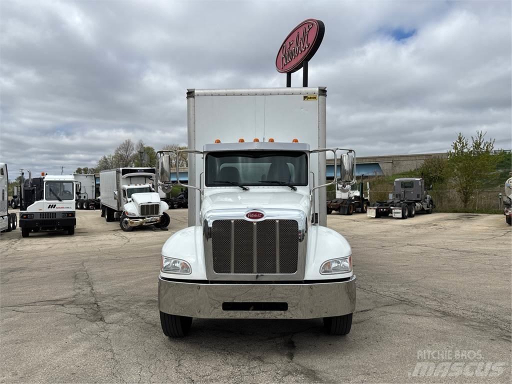 Peterbilt 337 Camiões de caixa fechada