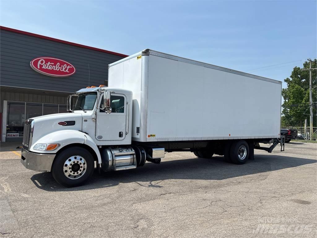 Peterbilt 337 Camiões de caixa fechada