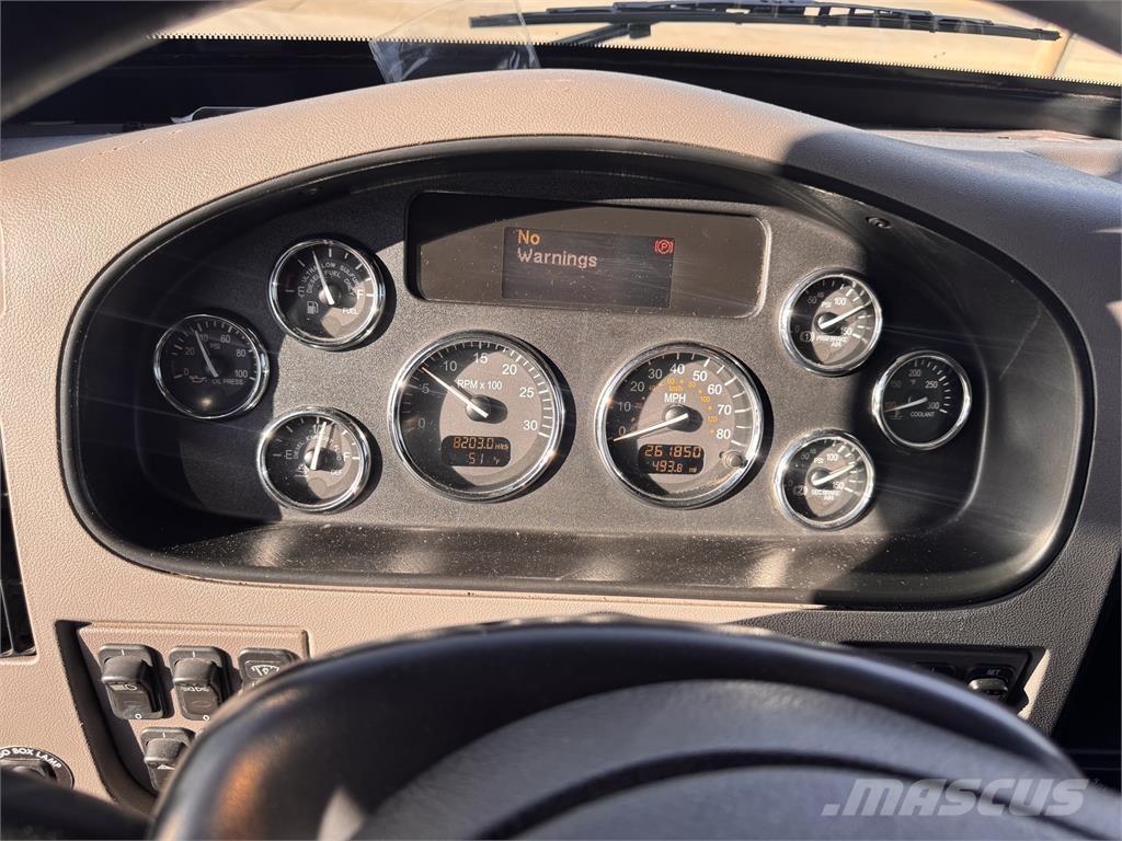 Peterbilt 337 Camiões de caixa fechada